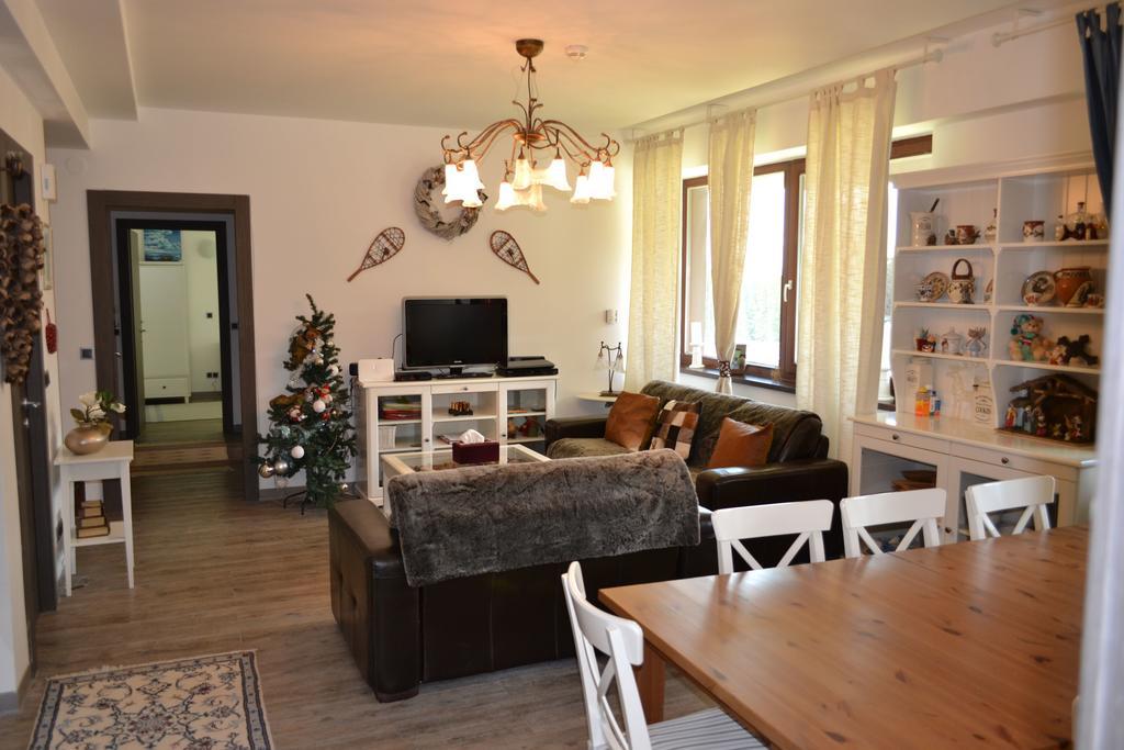 Charming 3-Bedroom Apartment Brassópojána Kültér fotó