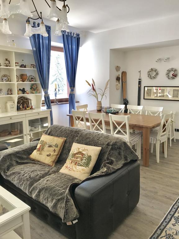 Charming 3-Bedroom Apartment Brassópojána Kültér fotó