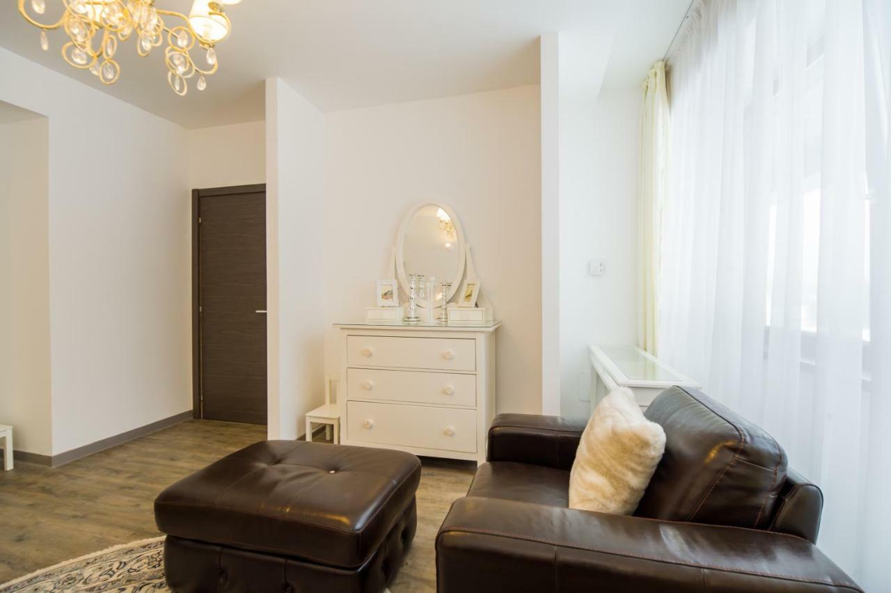 Charming 3-Bedroom Apartment Brassópojána Kültér fotó